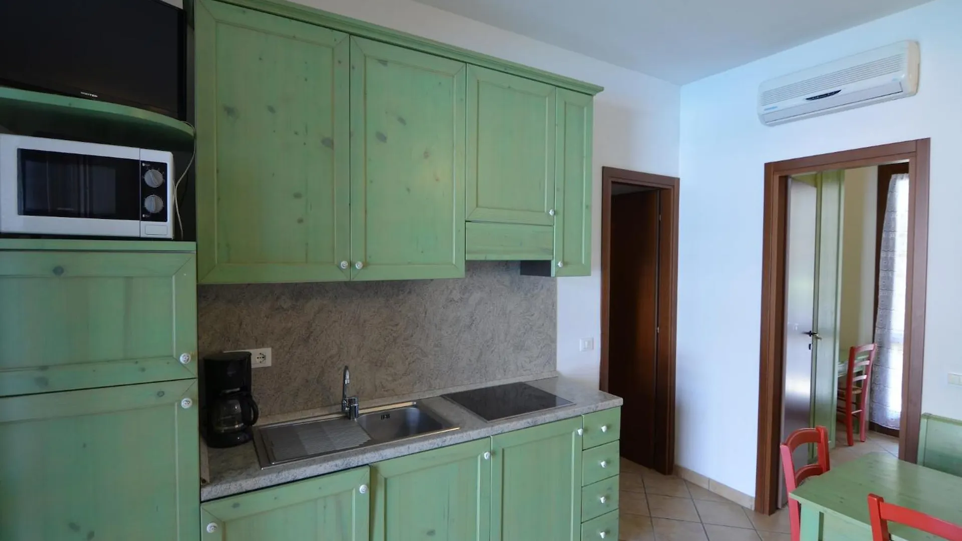 Comfy Apartment With Ac Located At The Beach 0*, Lido di Spina