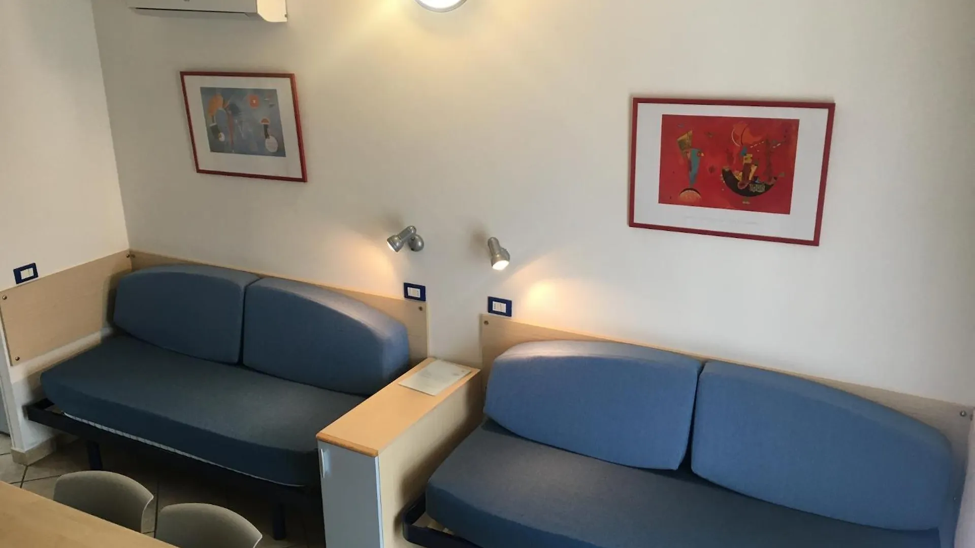 Comfy Apartment With Ac Located At The Beach 0*, Lido di Spina Italy