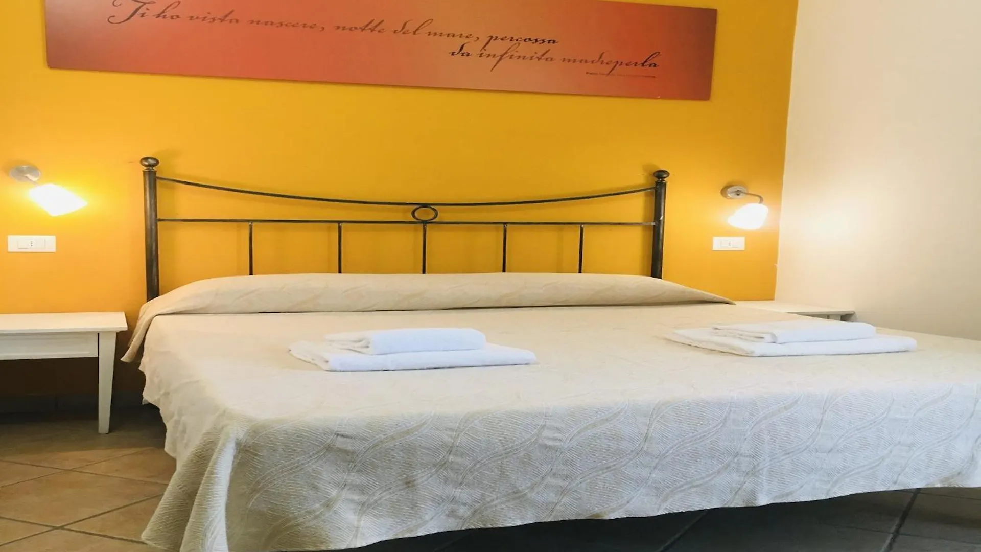 Holiday home Comfy Apartment With Ac Located At The Beach
