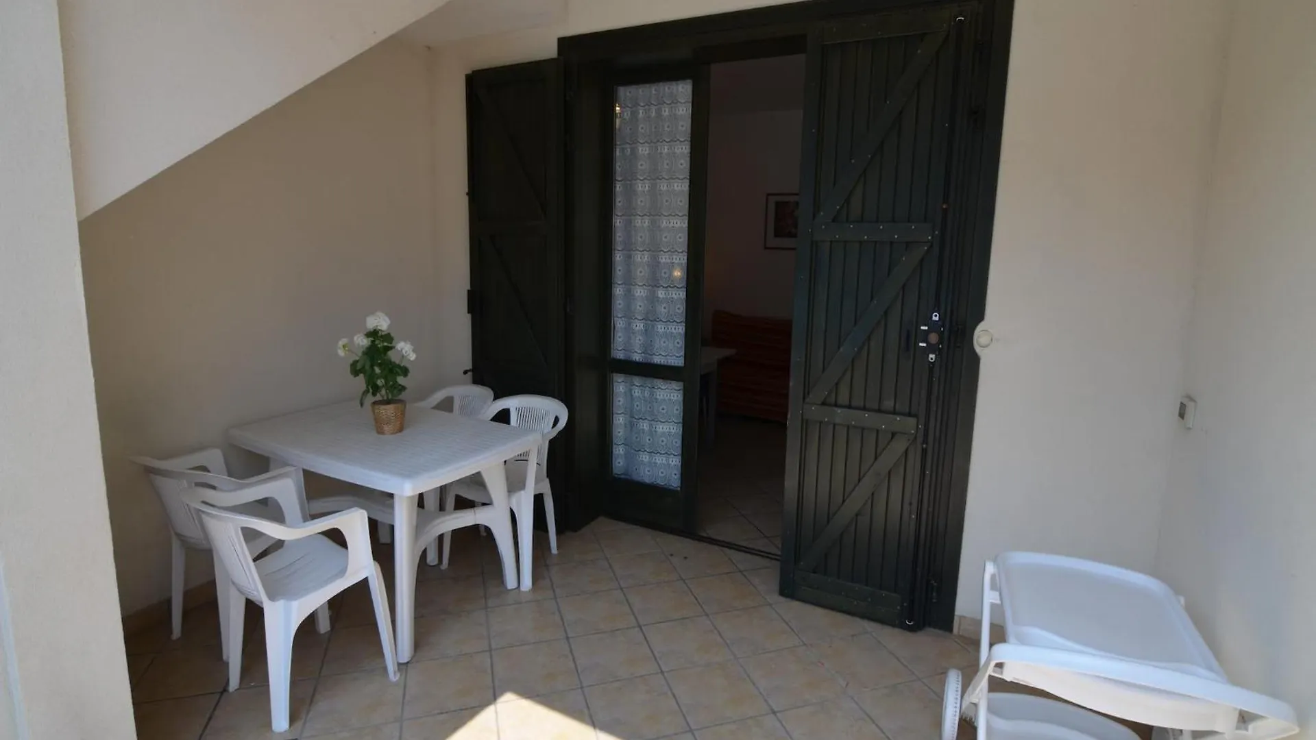Comfy Apartment With Ac Located At The Beach 0*, Lido di Spina