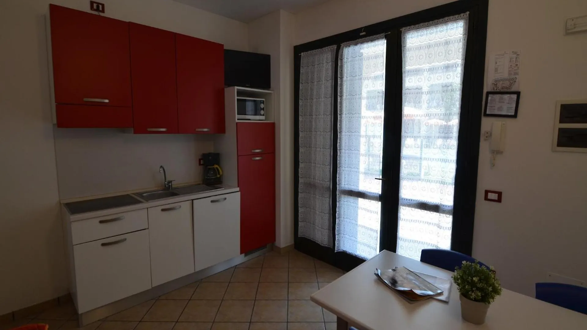 Comfy Apartment With Ac Located At The Beach 0*, Lido di Spina Italy
