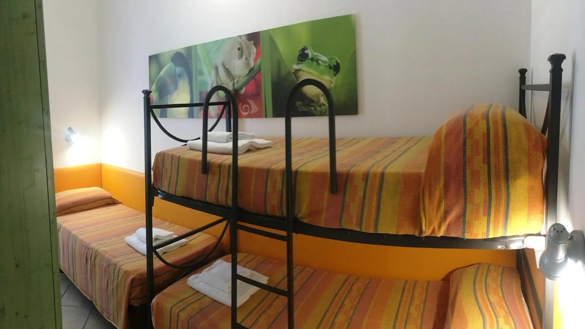 Comfy Apartment With Ac Located At The Beach Italy