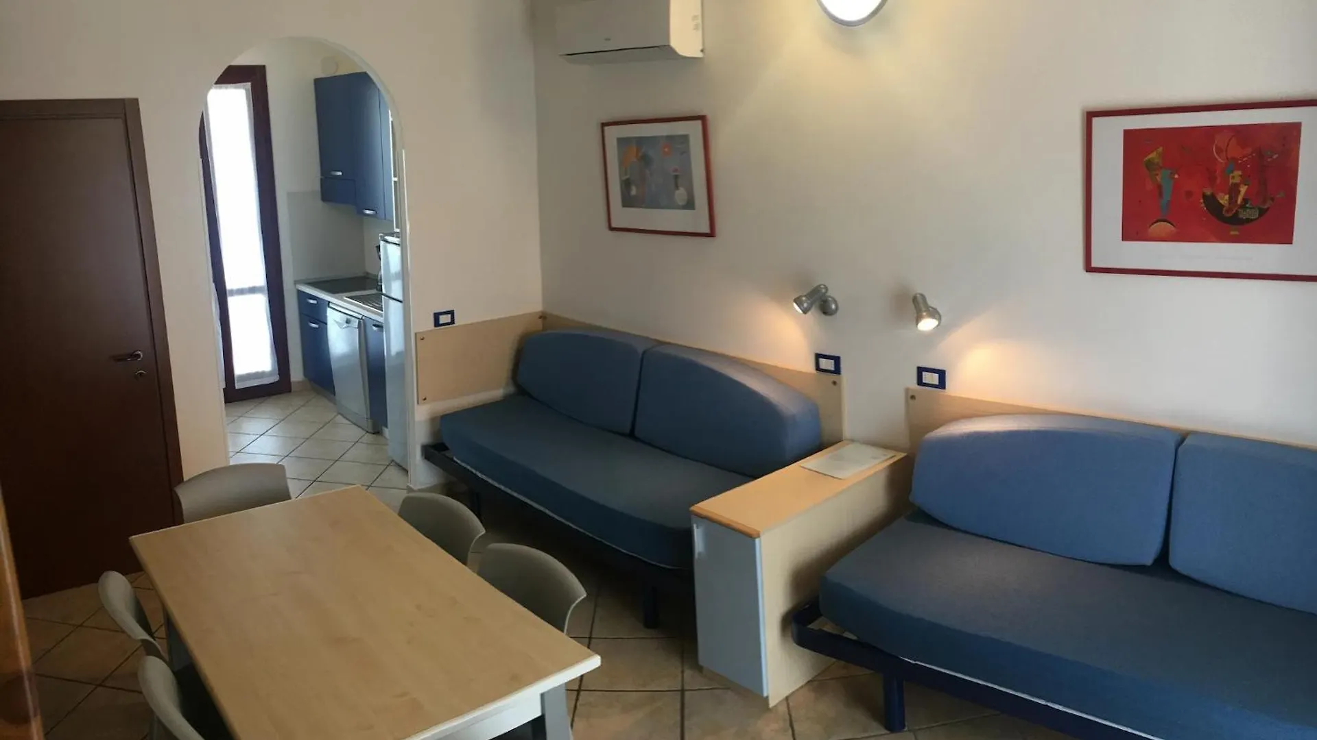Comfy Apartment With Ac Located At The Beach