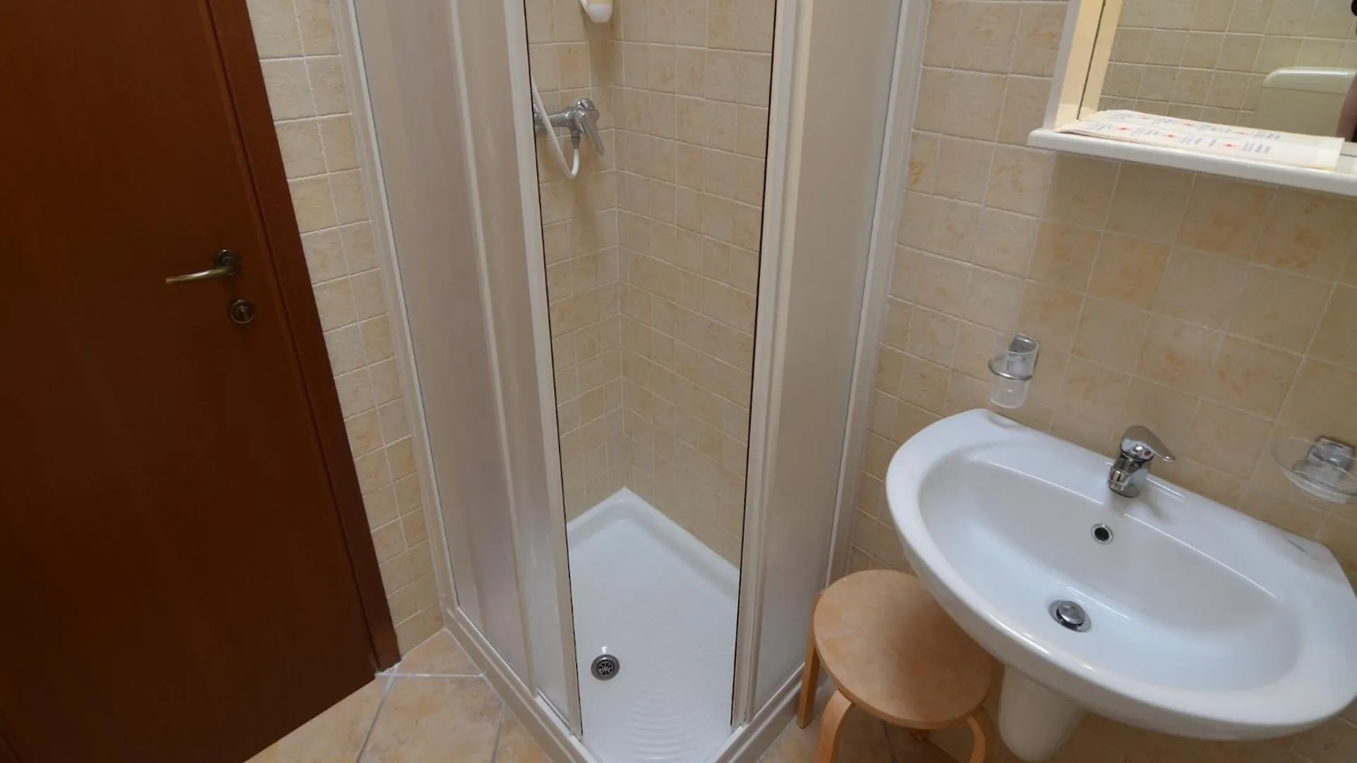 Holiday home Comfy Apartment With Ac Located At The Beach