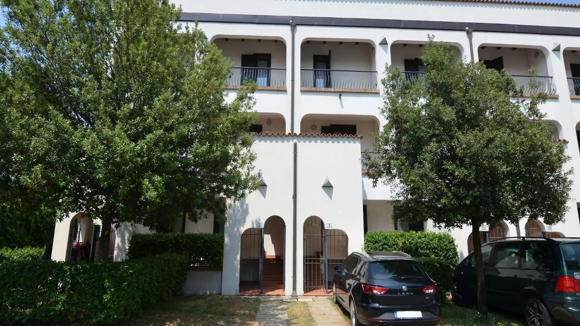 Holiday home Comfy Apartment With Ac Located At The Beach