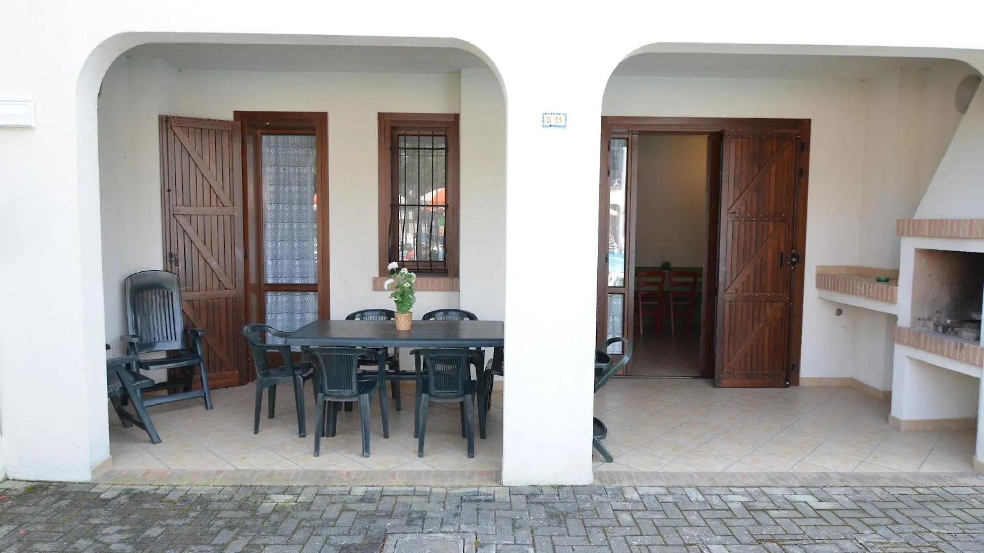 Comfy Apartment With Ac Located At The Beach Holiday home